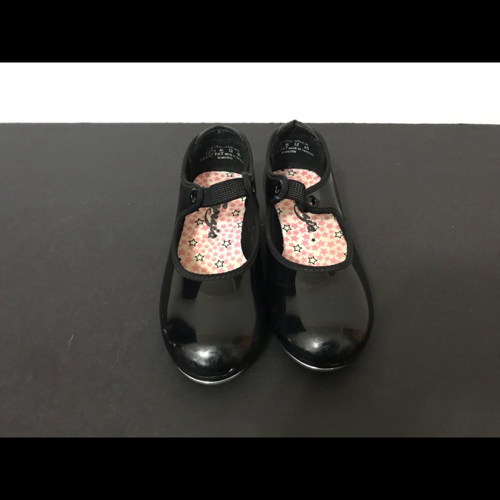 Tap shoes for little girls